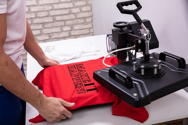 Creazione di abbigliamento personalizzato.